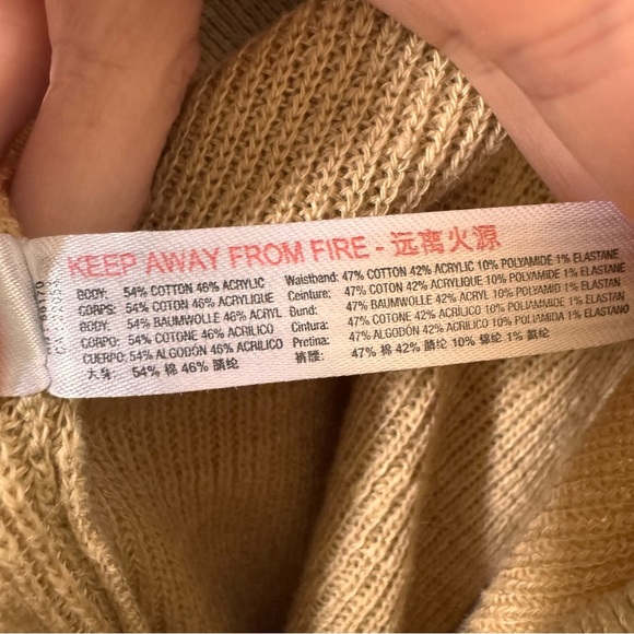 Free People FP Beach Malibu Knit Sweater Shorts
Tan Size Large - Picture 9 of 9